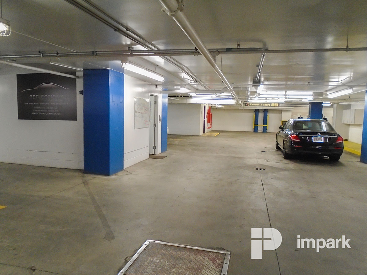 Calgaryparkinglot37015 Impark